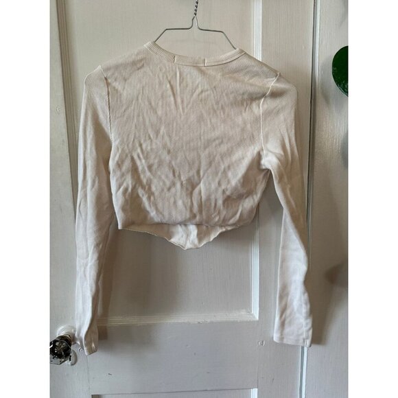 Forever 21 Women’s size medium Fearless Tour cropped shirt - Picture 3 of 9
